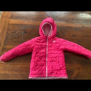 The North Face girls jacket! Great condition!!